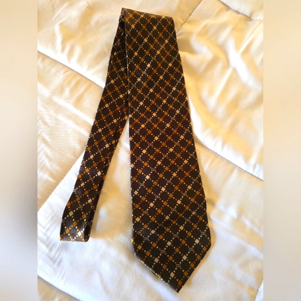 Men's Dolce & Gabbana silk logo tie